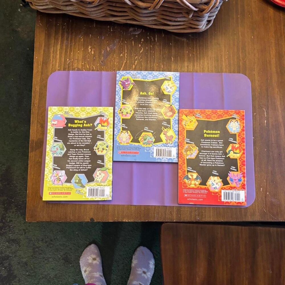 Pokemon multi Books - Picture 2 of 2